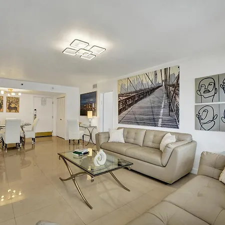 Cozy Ocean View Condo Beach Service 617